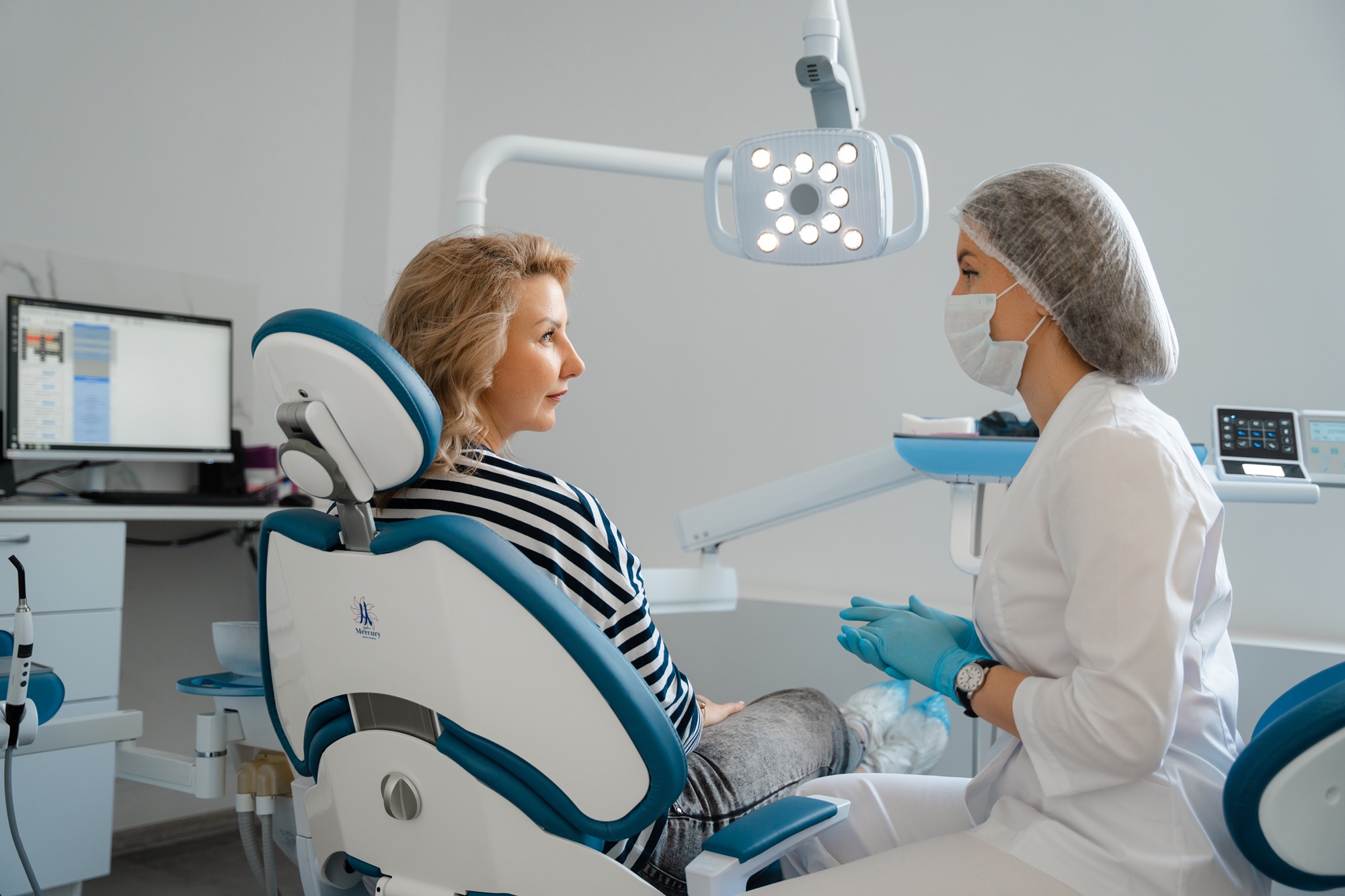 Профессиональная чистка зубов ClinPro